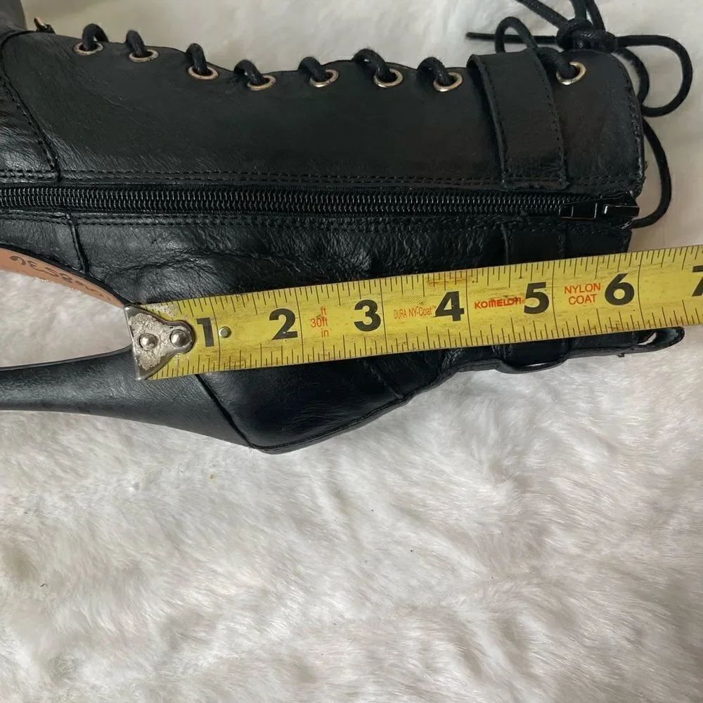 Zigi Girl Leather blk skate lace up boots with rose gold tone chain acc… - Picture 11 of 12